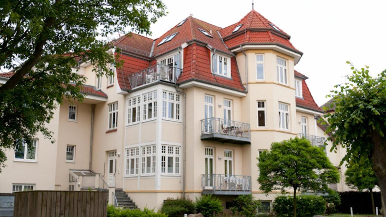 Villa Duene Mit Grosser Sonnenterrasse, Kamin, Wlan Und Tiefgarage Fuer 2-4 Personen Kuhlungsborn Bagian luar foto