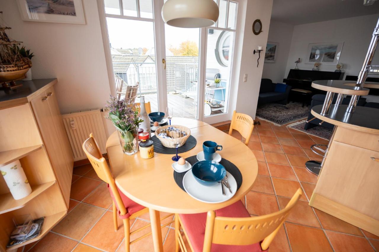 Villa Duene Mit Grosser Sonnenterrasse, Kamin, Wlan Und Tiefgarage Fuer 2-4 Personen Kuhlungsborn Bagian luar foto