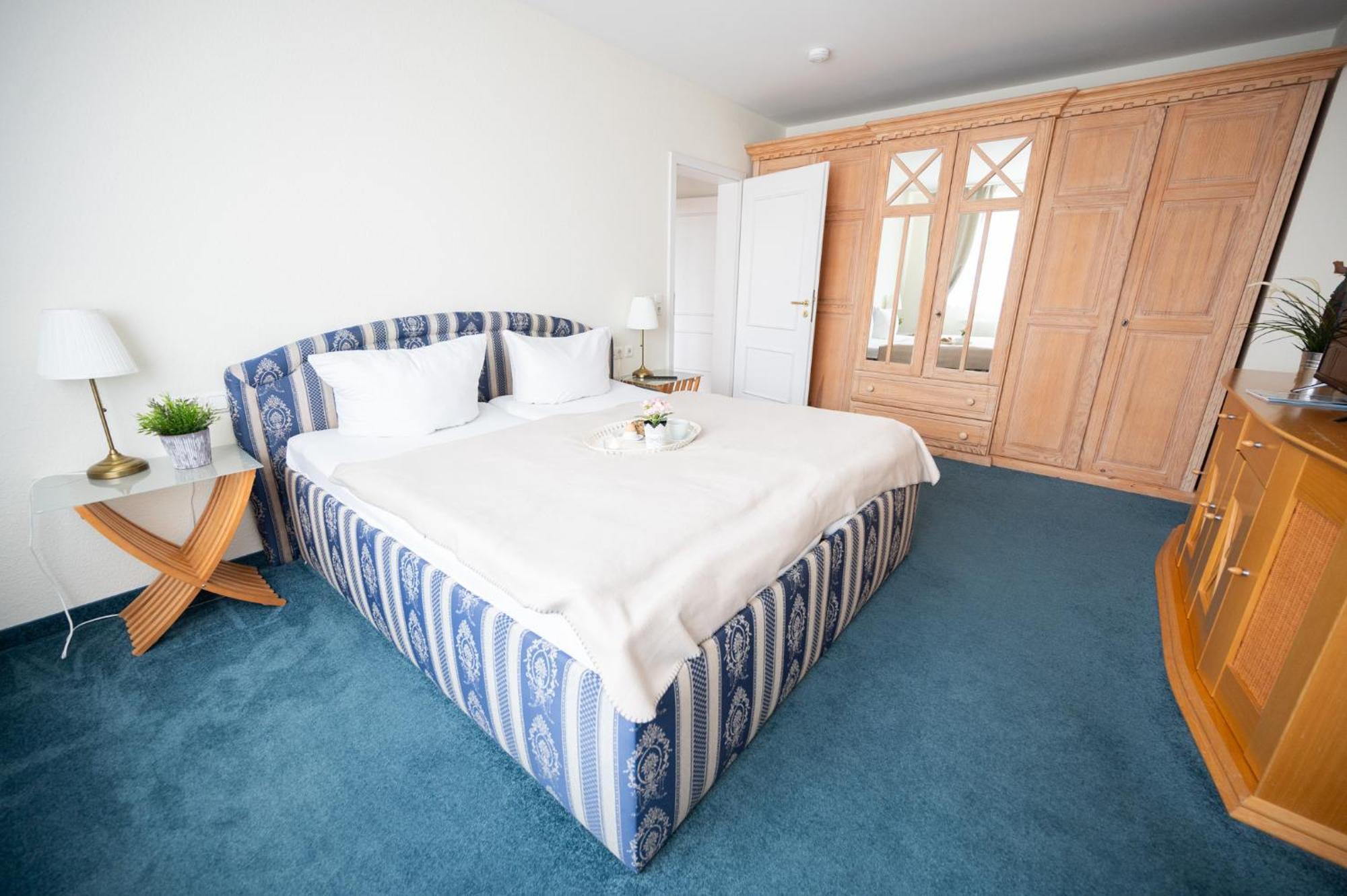 Villa Duene Mit Grosser Sonnenterrasse, Kamin, Wlan Und Tiefgarage Fuer 2-4 Personen Kuhlungsborn Bagian luar foto